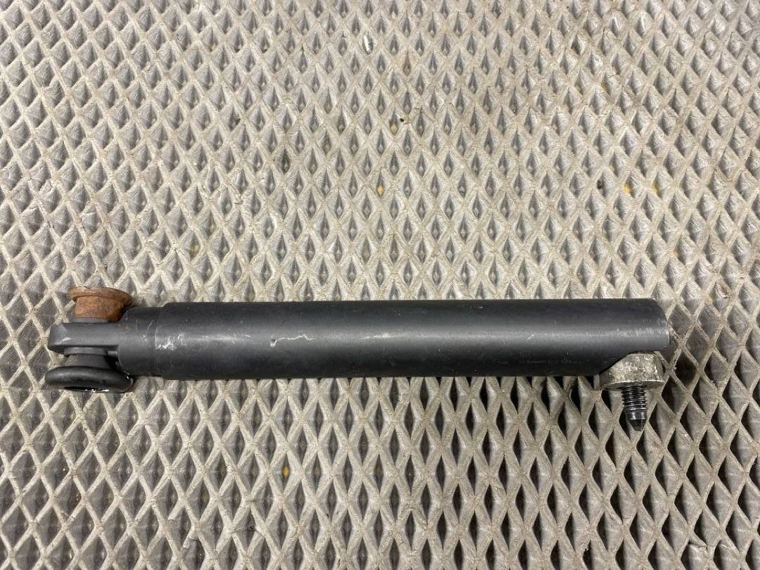 Амортизатор багажника, 570 рублей, Красноярск