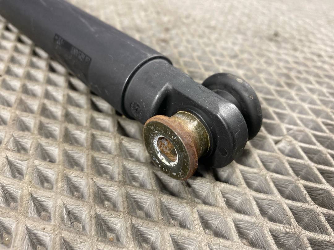 Амортизатор багажника, 570 рублей, Красноярск