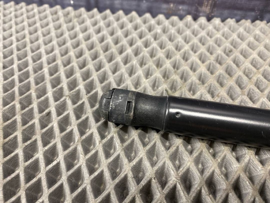 Амортизатор капота, 600 рублей, Красноярск