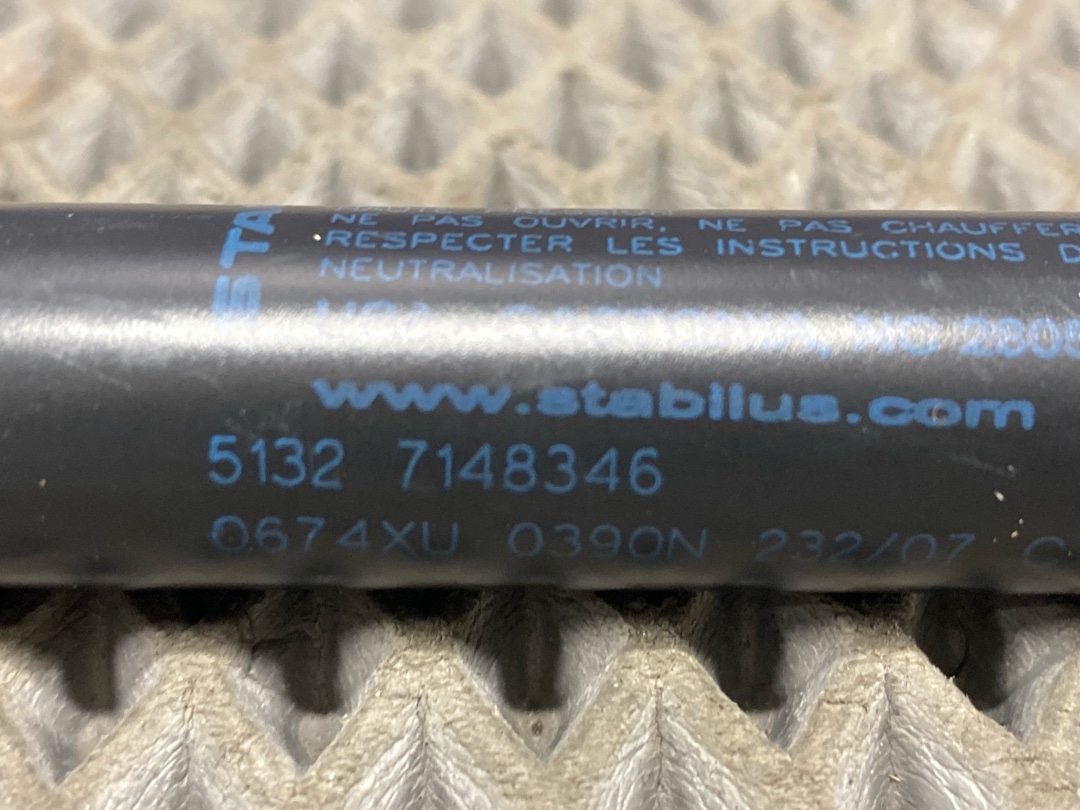 Амортизатор капота, 600 рублей, Красноярск