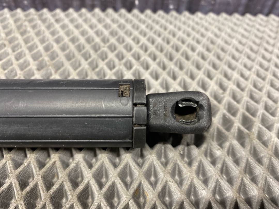 Амортизатор багажника, 1136 рублей, Красноярск