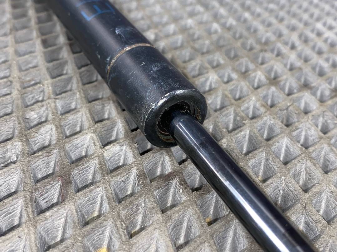 Амортизатор капота, 432 рублей, Красноярск