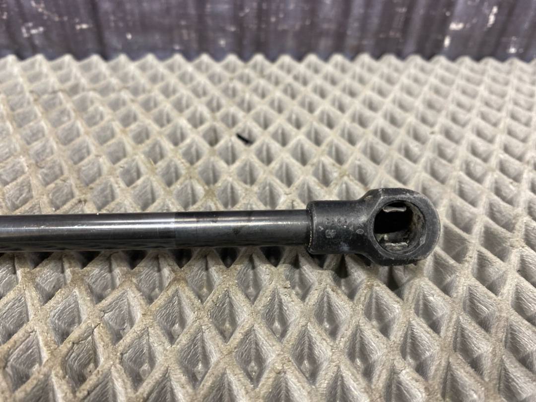 Амортизатор капота, 432 рублей, Красноярск