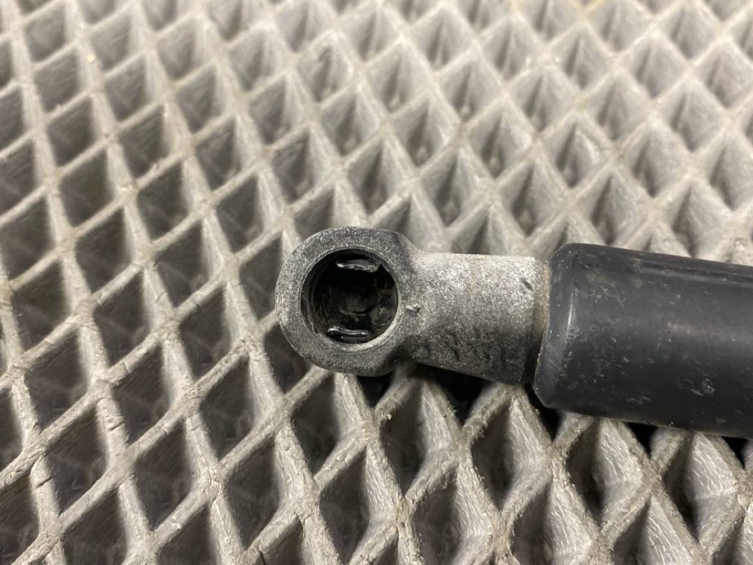 Амортизатор багажника, 455 рублей, Красноярск