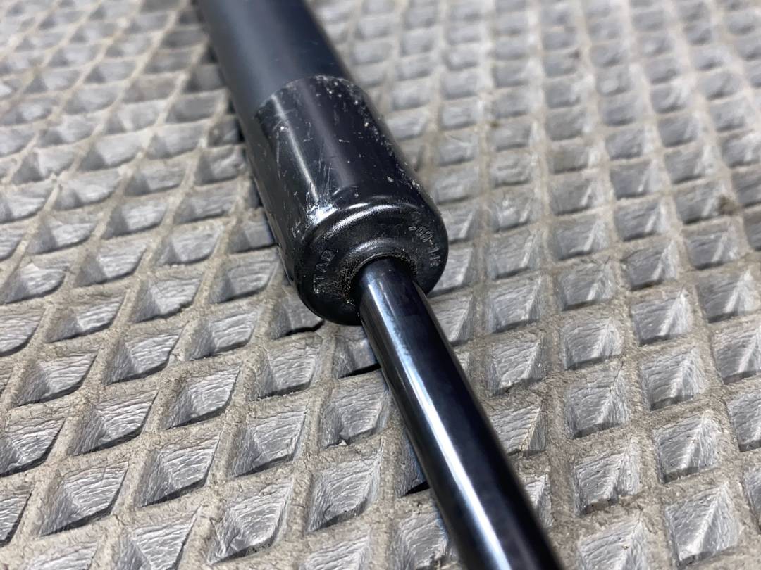 Амортизатор багажника, 455 рублей, Красноярск