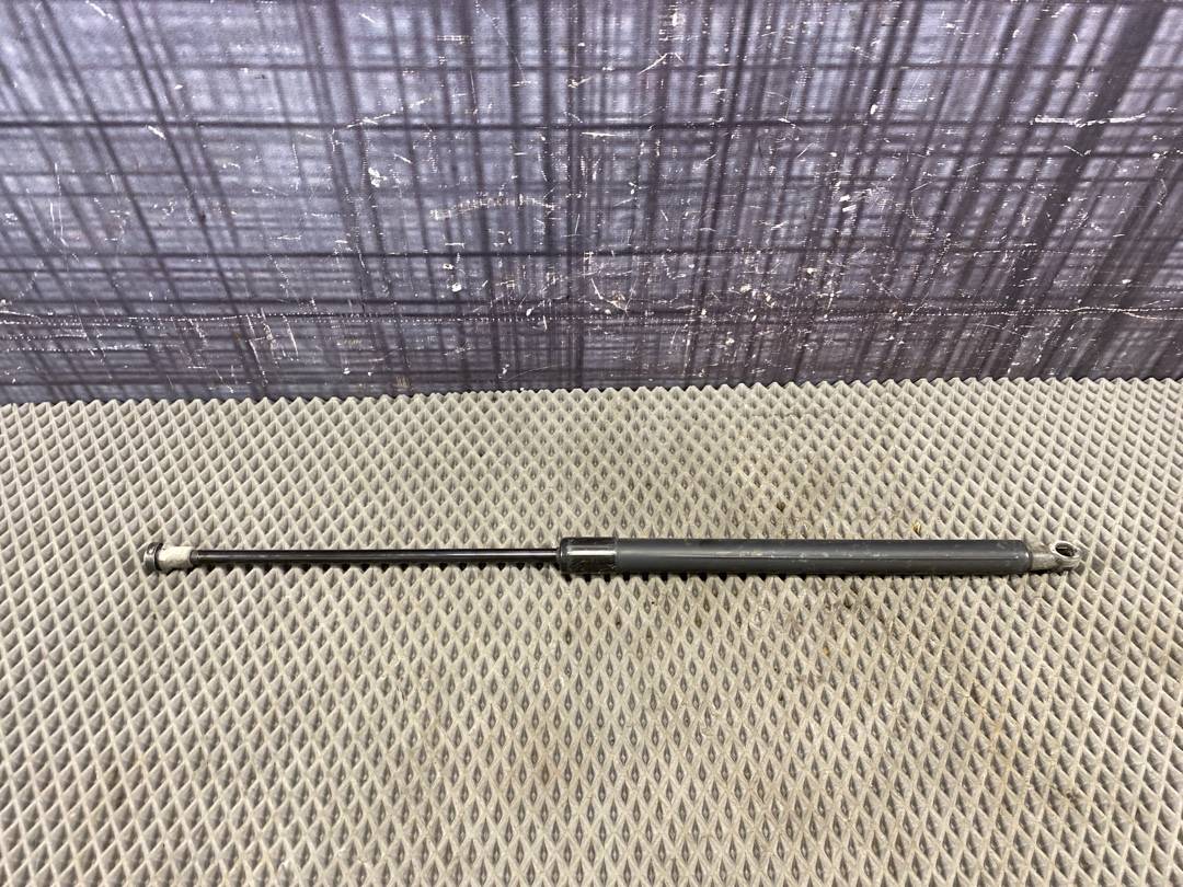 Амортизатор багажника, 455 рублей, Красноярск