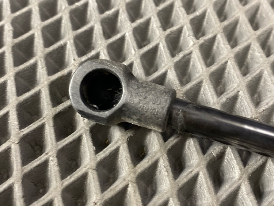 Амортизатор багажника, 455 рублей, Красноярск