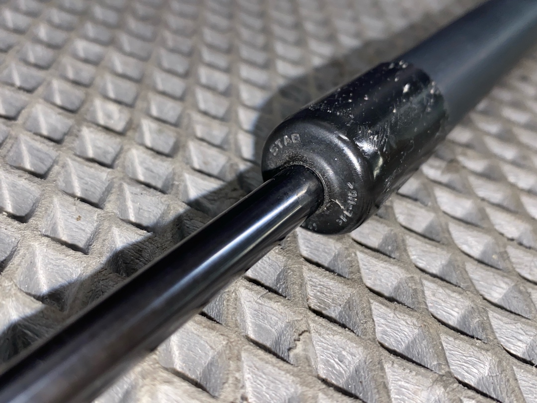 Амортизатор багажника, 455 рублей, Красноярск