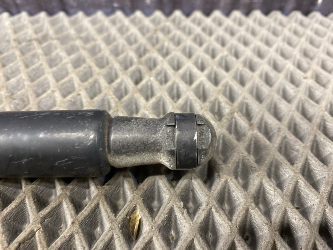 Амортизатор багажника, 455 рублей, Красноярск