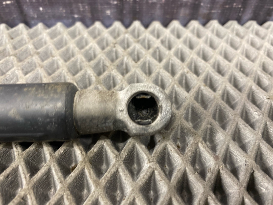 Амортизатор багажника, 455 рублей, Красноярск