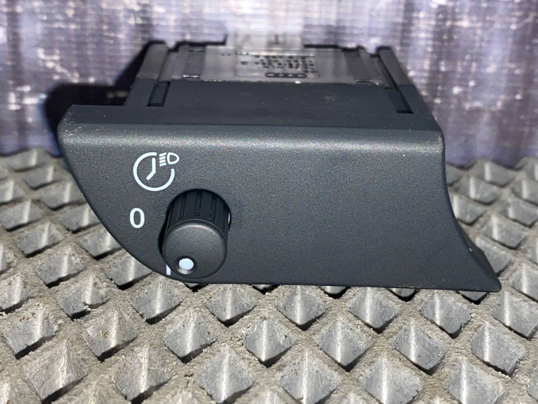 Кнопка салона, 252 рублей, Красноярск