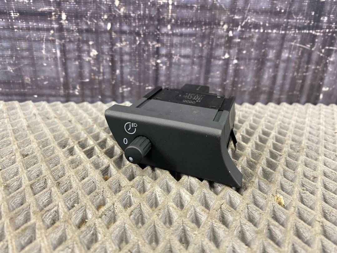 Кнопка салона, 252 рублей, Красноярск