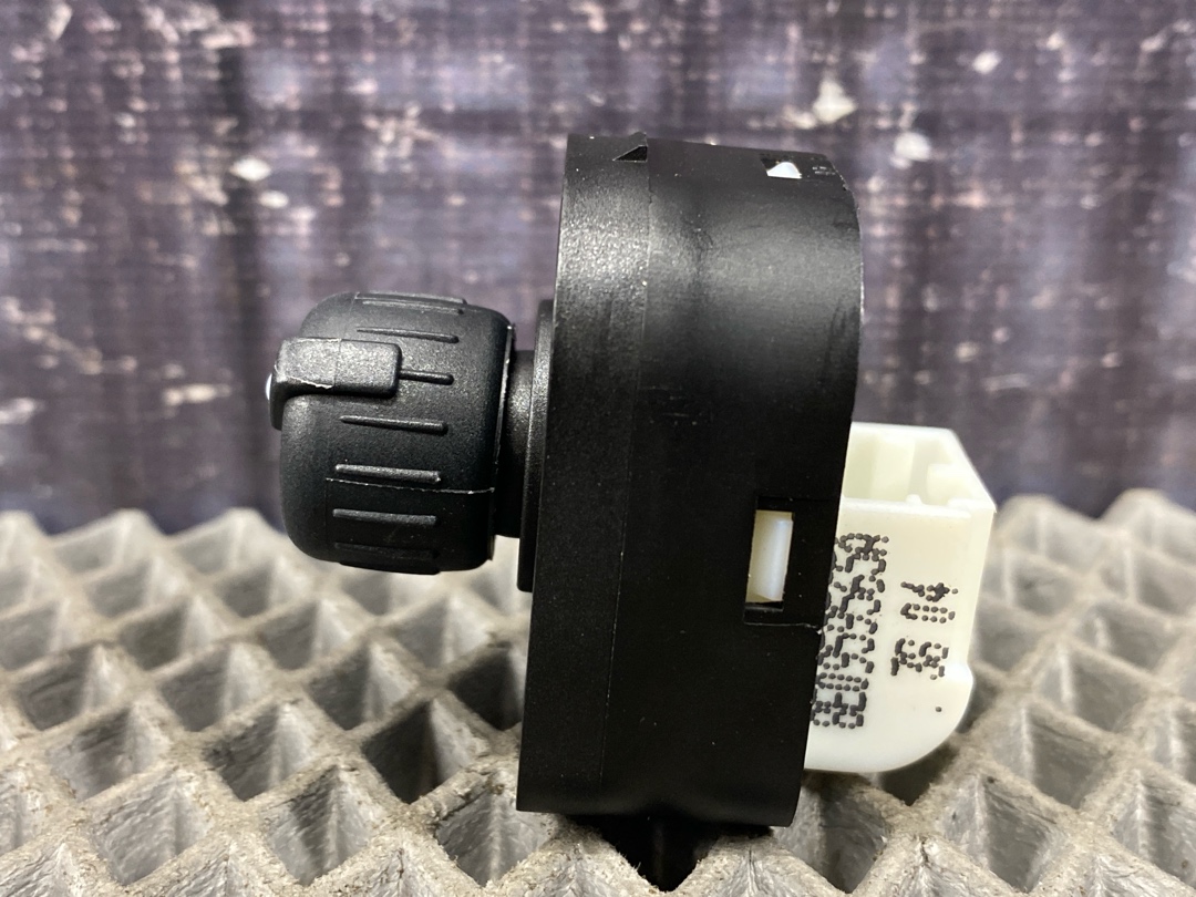 Кнопка регулировки зеркал, 840 рублей, Красноярск