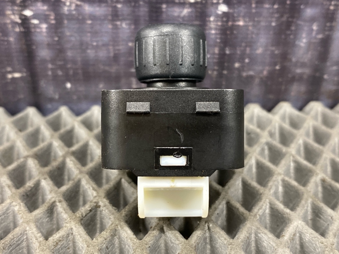 Кнопка регулировки зеркал, 840 рублей, Красноярск