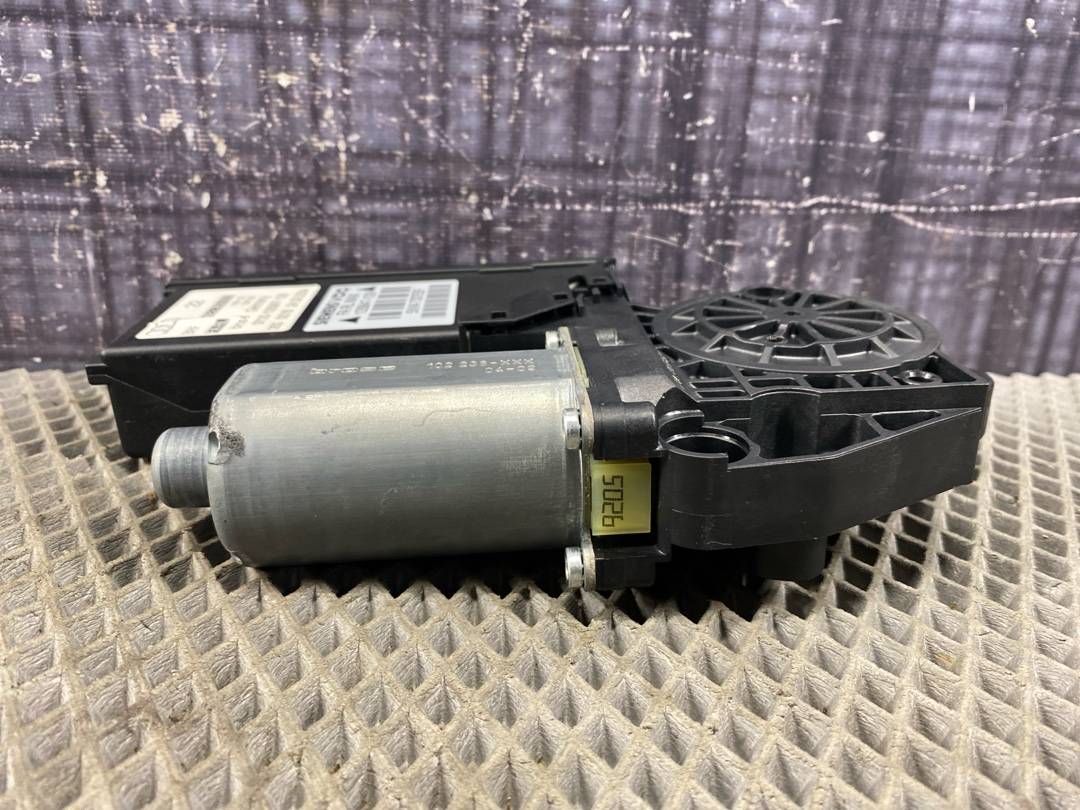 Мотор стеклоподъемника, 1498 рублей, Красноярск