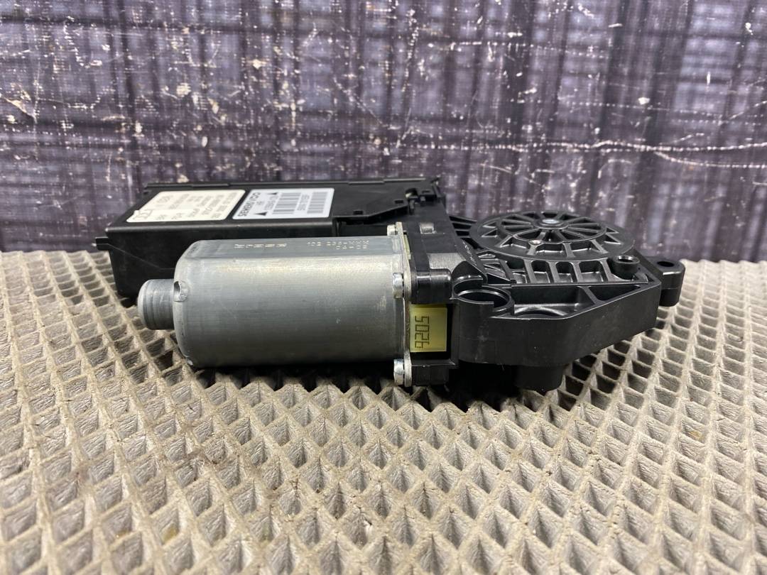 Мотор стеклоподъемника, 1022 рублей, Красноярск