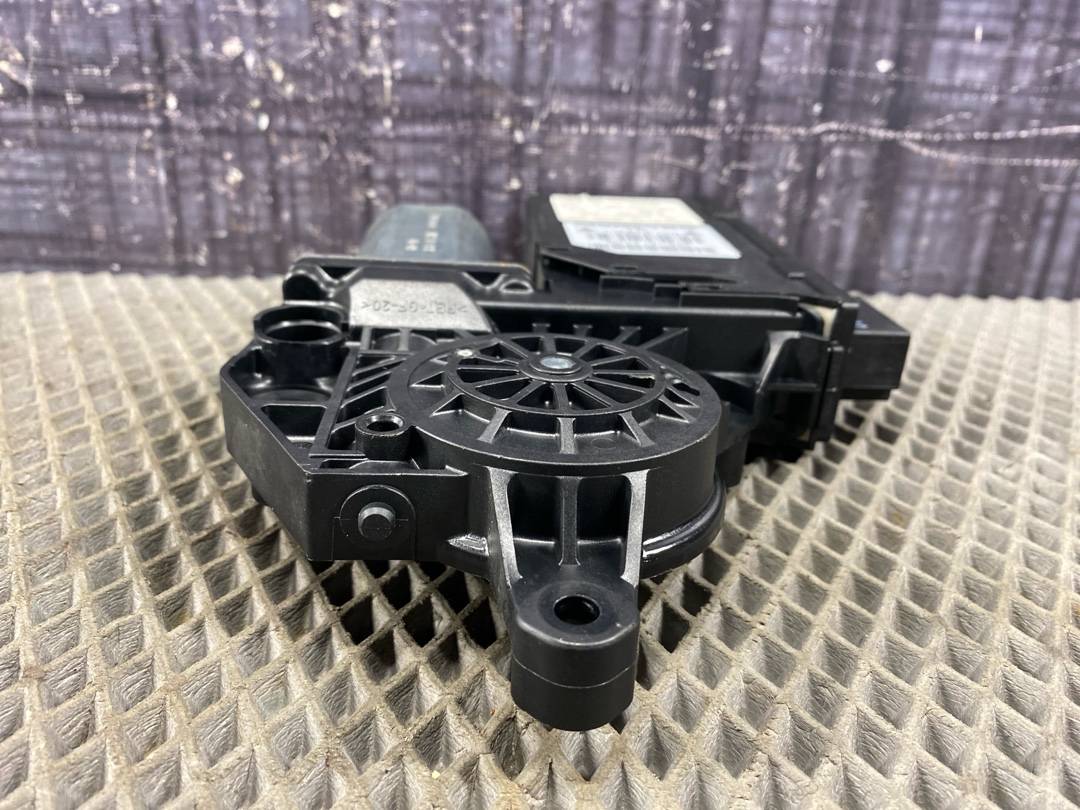 Мотор стеклоподъемника, 1022 рублей, Красноярск