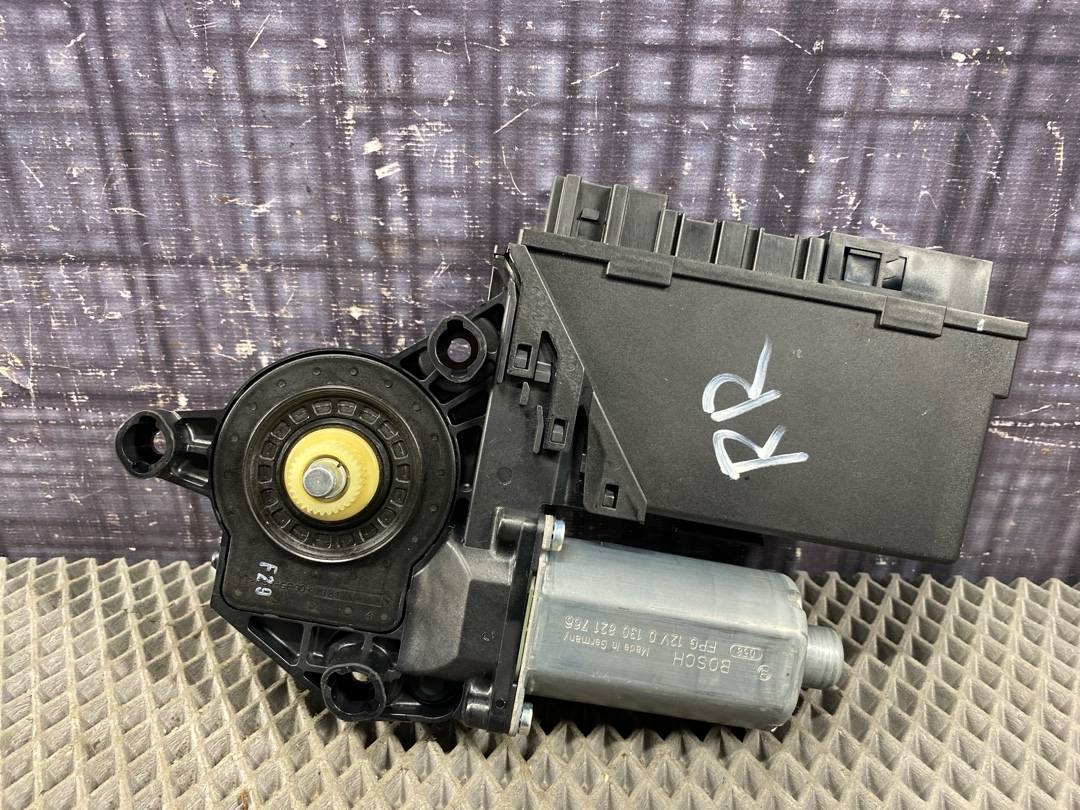 Мотор стеклоподъемника, 1022 рублей, Красноярск