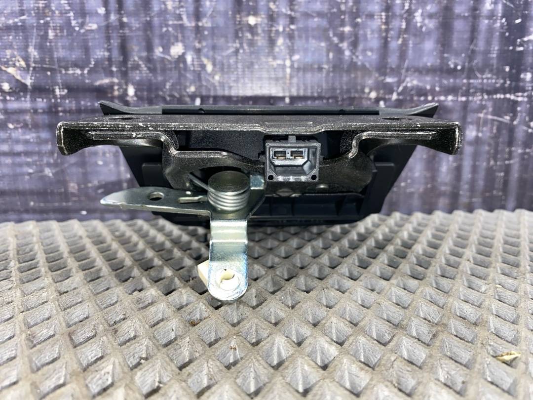 Замок крышки багажника, 1582 рублей, Красноярск