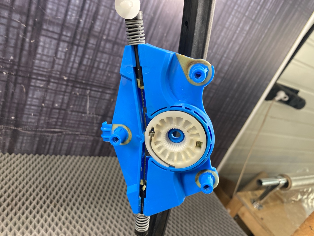 Стеклоподъемник, 1435 рублей, Красноярск