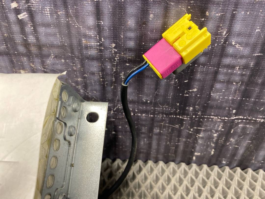 Подушка безопасности, 1064 рублей, Красноярск