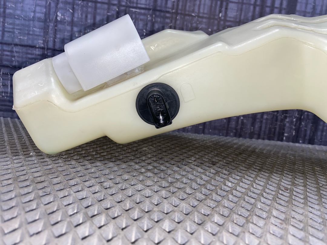 Бачок омывателя, 1232 рублей, Красноярск