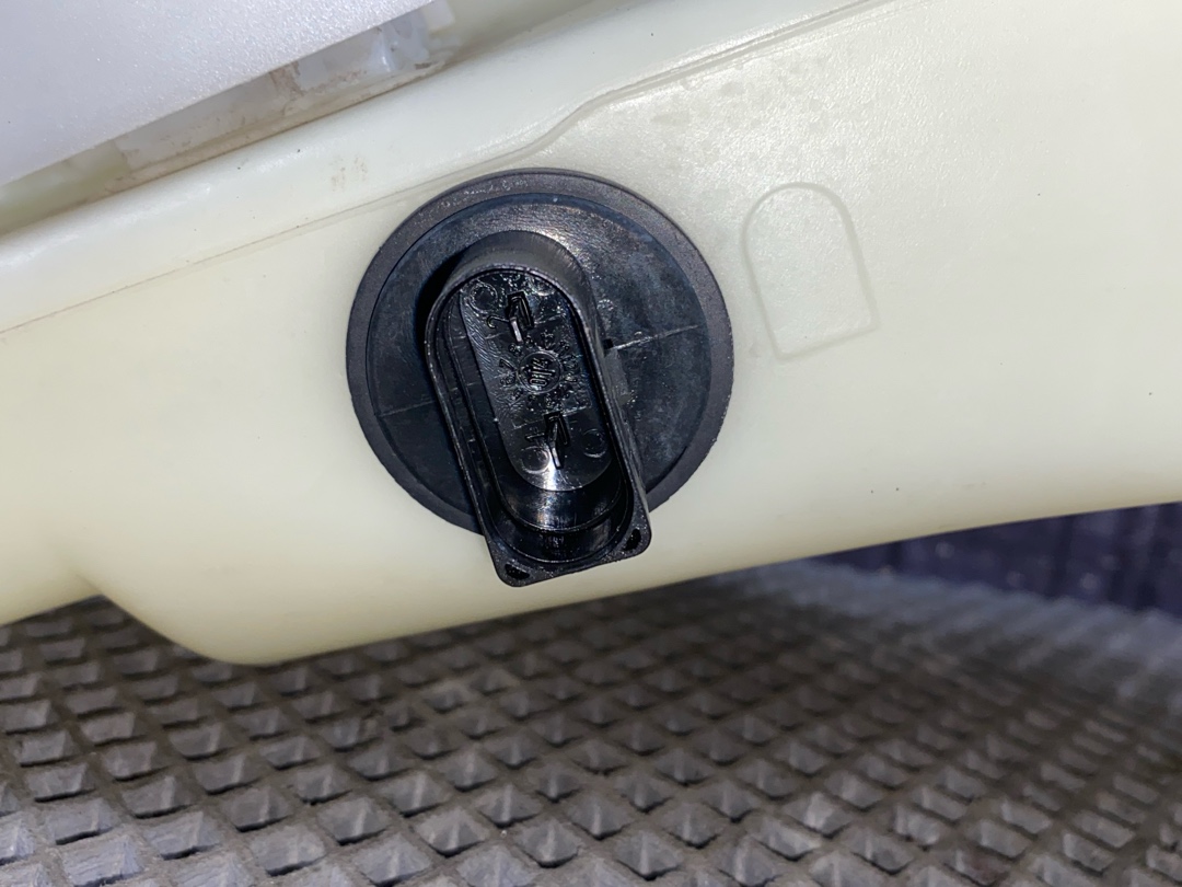 Бачок омывателя, 1232 рублей, Красноярск