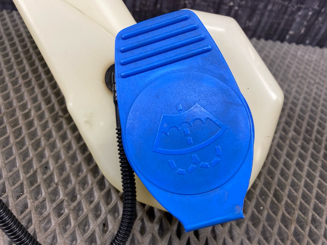 Бачок омывателя, 644 рублей, Красноярск