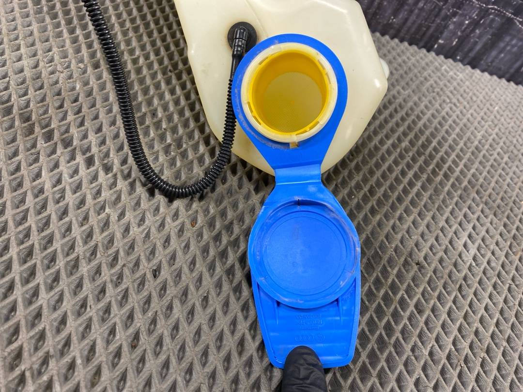 Бачок омывателя, 644 рублей, Красноярск