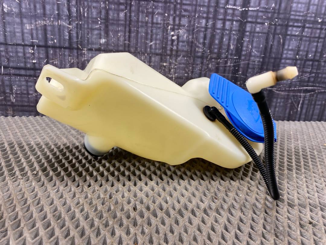 Бачок омывателя, 644 рублей, Красноярск