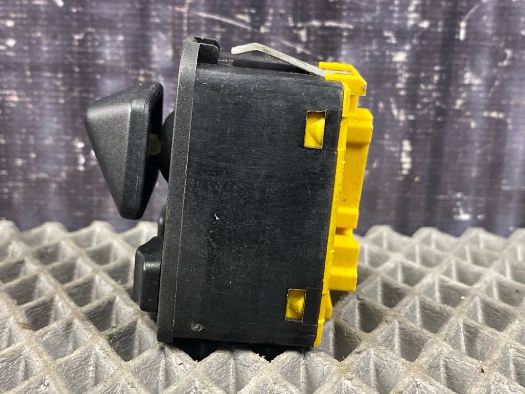 Кнопка регулировки зеркал, 726 рублей, Красноярск