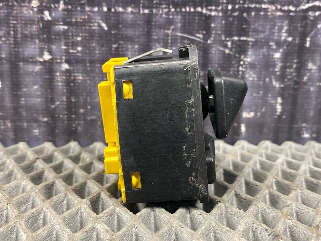 Кнопка регулировки зеркал, 726 рублей, Красноярск