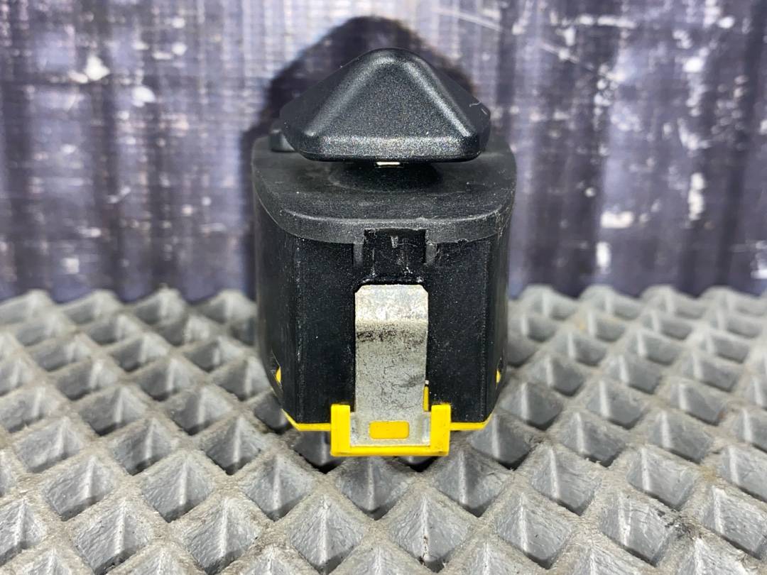 Кнопка регулировки зеркал, 726 рублей, Красноярск