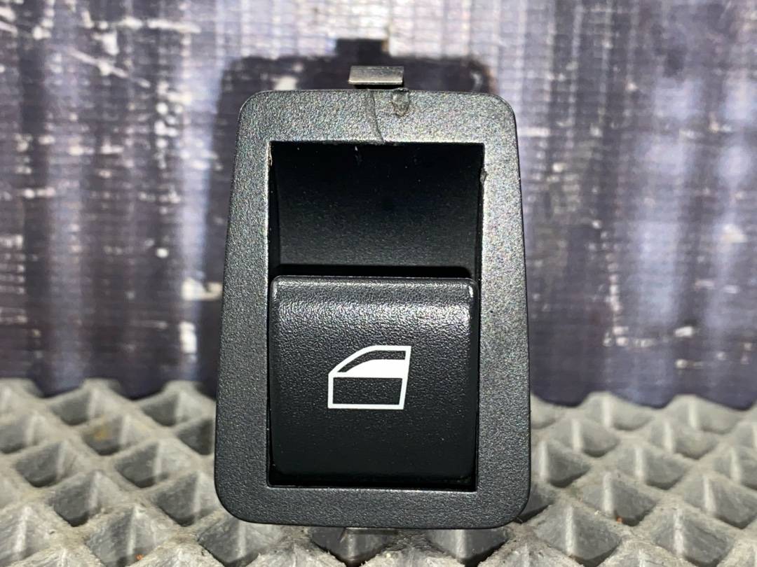 Кнопка стеклоподъемника, 318 рублей, Красноярск