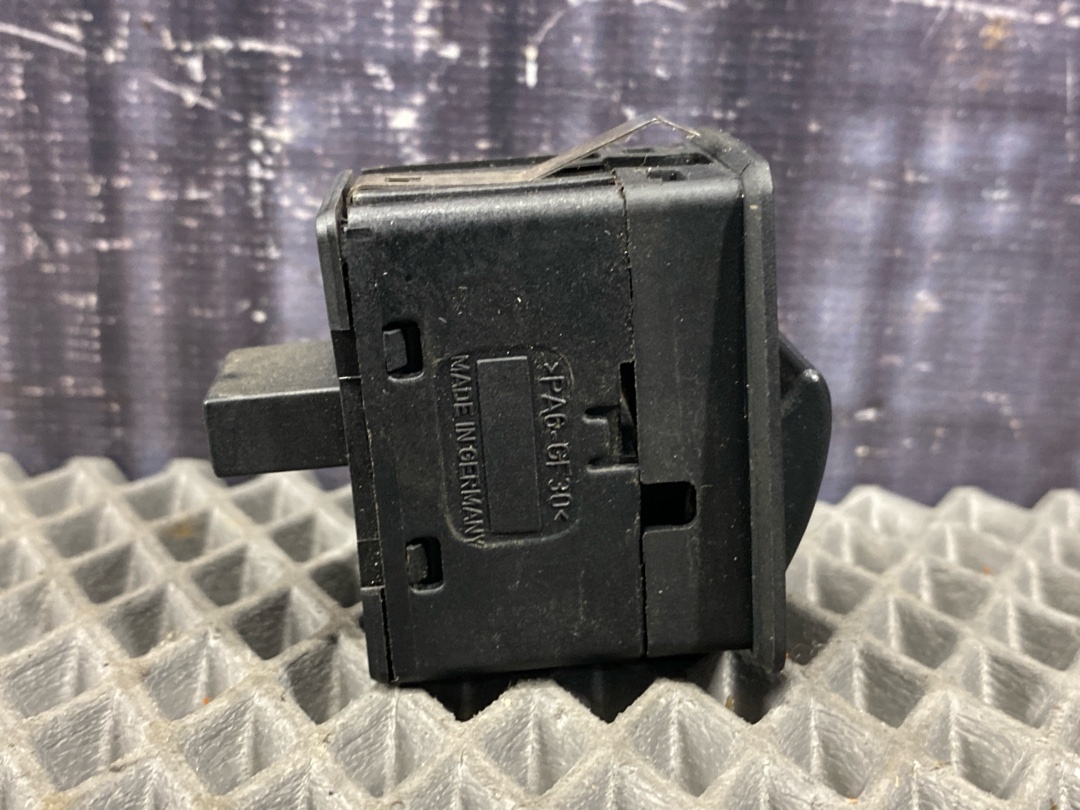 Кнопка стеклоподъемника, 318 рублей, Красноярск