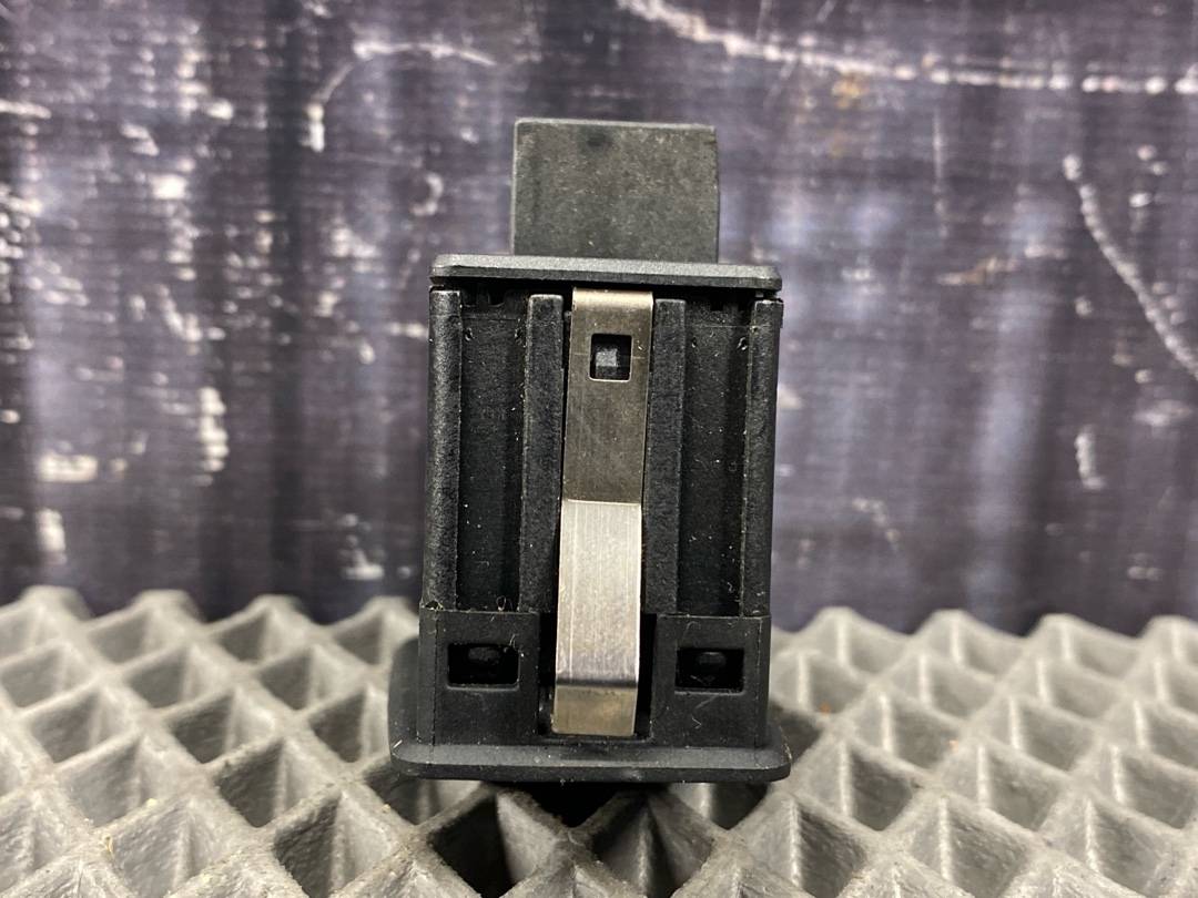 Кнопка стеклоподъемника, 318 рублей, Красноярск