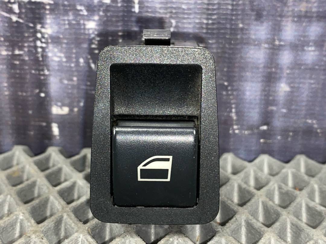 Кнопка стеклоподъемника, 318 рублей, Красноярск