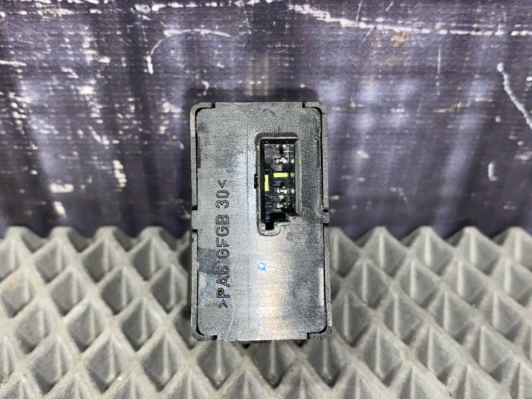 Кнопка стеклоподъемника, 318 рублей, Красноярск