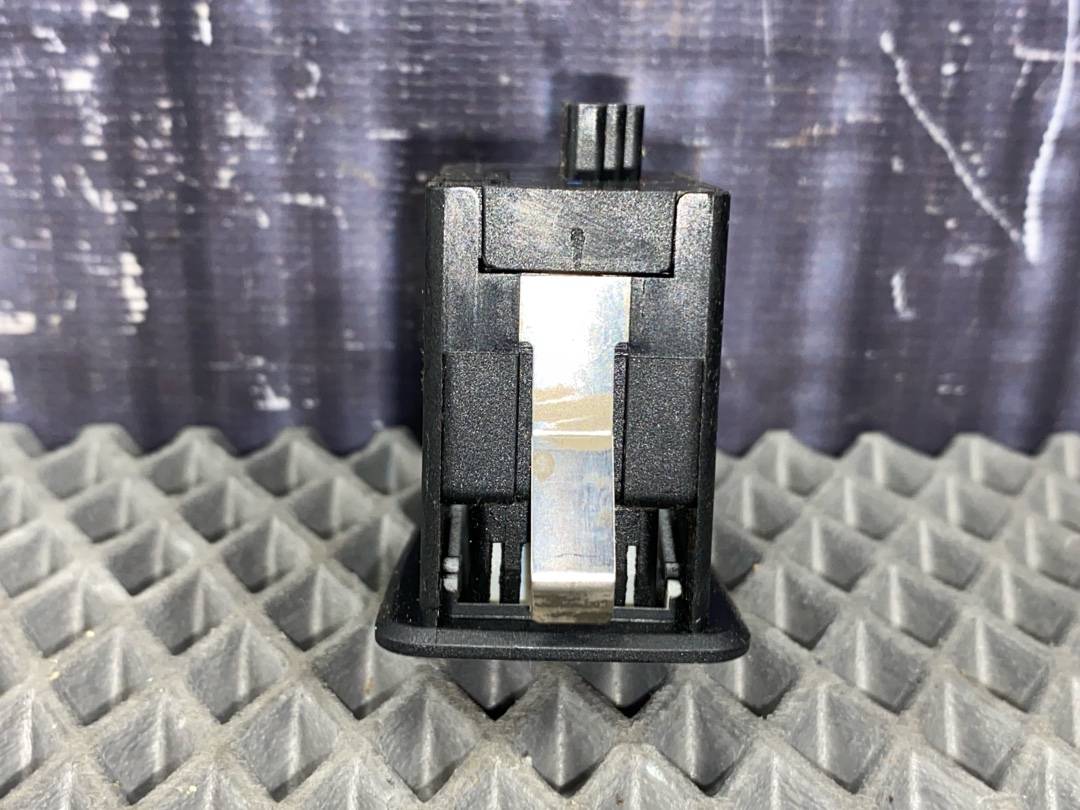 Кнопка стеклоподъемника, 318 рублей, Красноярск