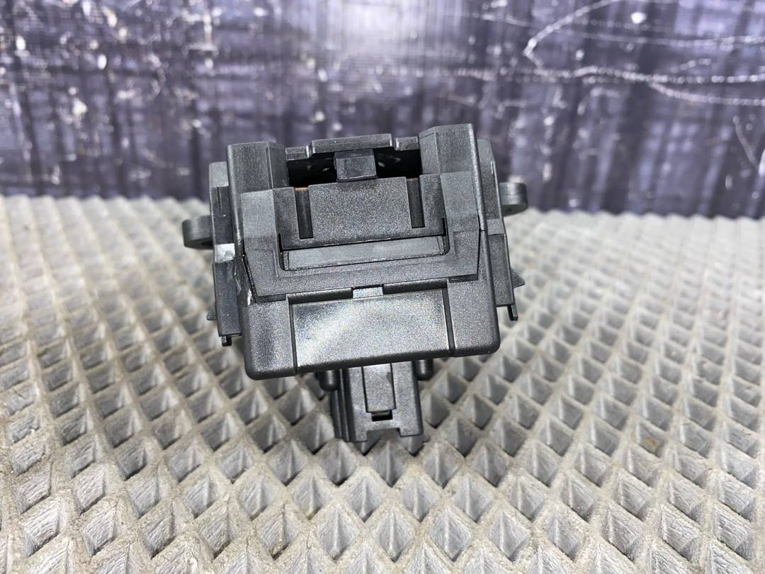 Подрулевой переключатель, 672 рублей, Красноярск