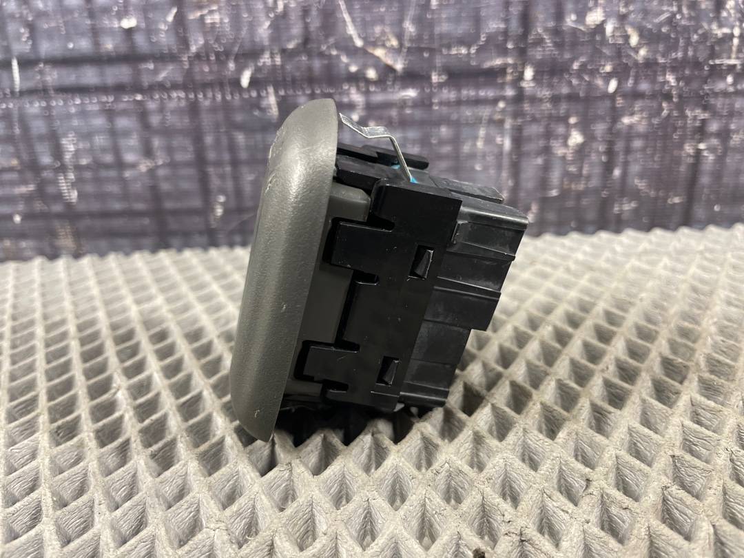 Кнопка стеклоподъемника, 550 рублей, Красноярск