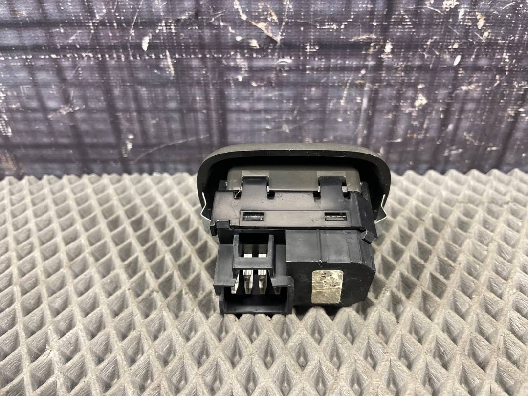 Кнопка стеклоподъемника, 550 рублей, Красноярск