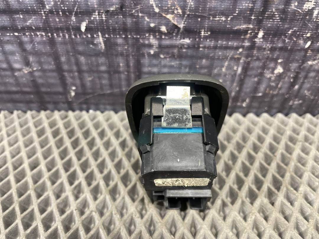 Кнопка стеклоподъемника, 550 рублей, Красноярск