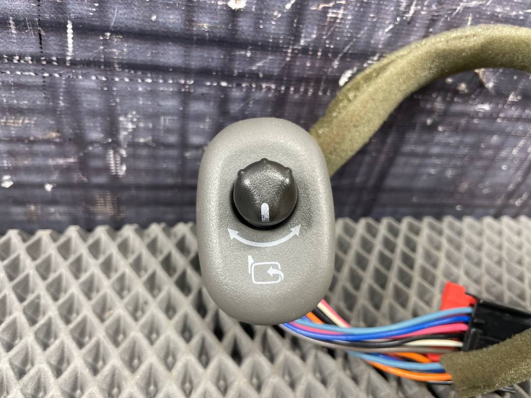 Кнопка регулировки зеркал, 1610 рублей, Красноярск