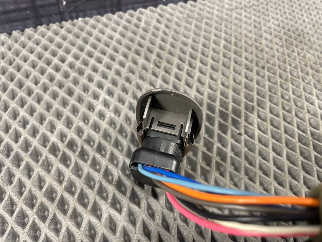 Кнопка регулировки зеркал, 1610 рублей, Красноярск