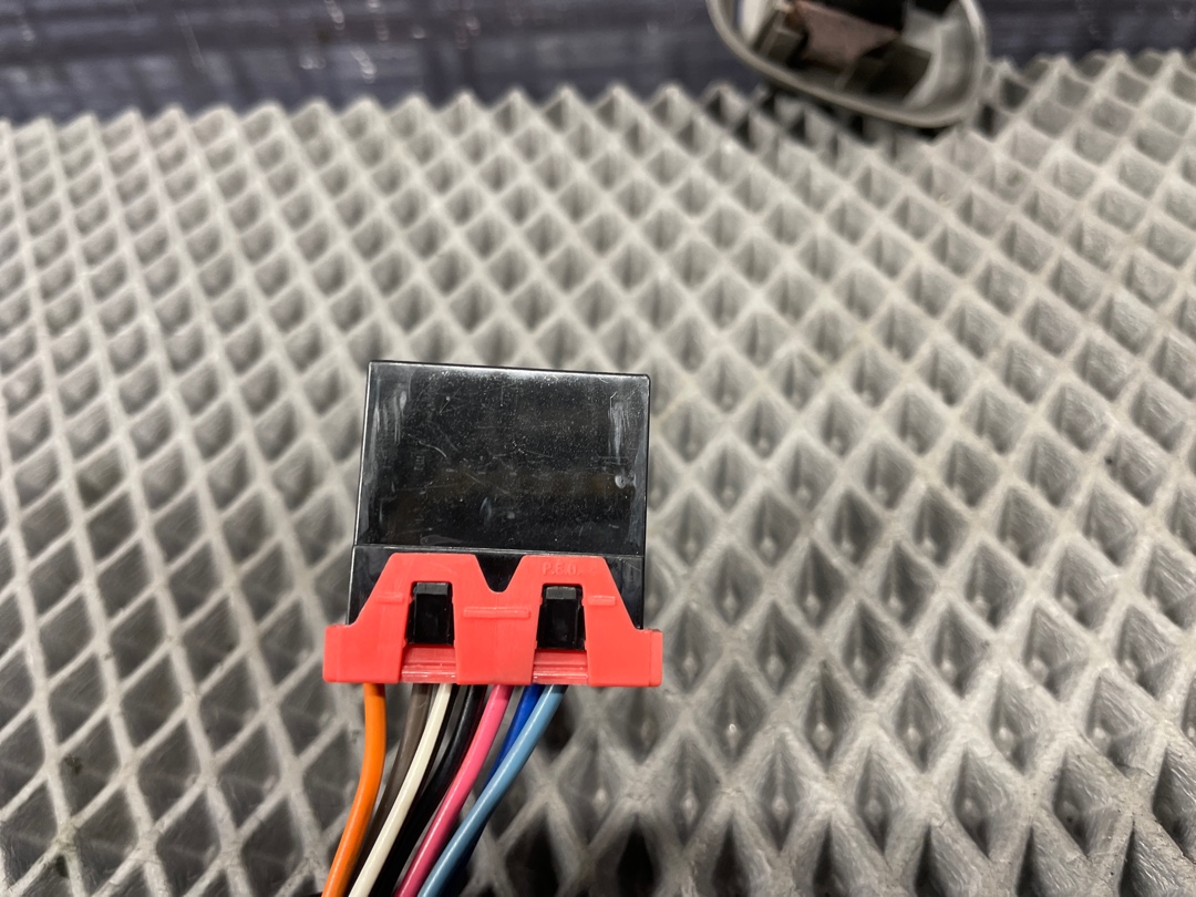 Кнопка регулировки зеркал, 1610 рублей, Красноярск