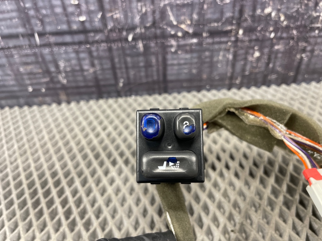 Кнопка памяти сиденья, 550 рублей, Красноярск