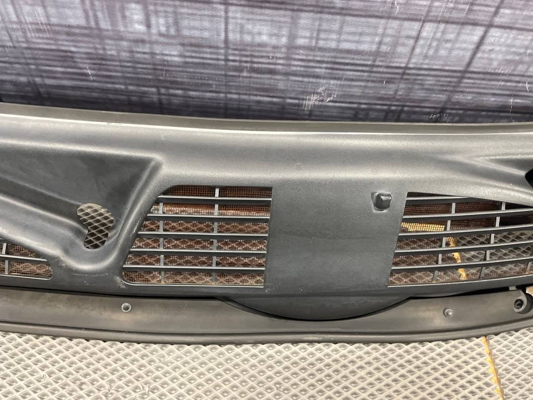 Решетка под лобовое стекло, 2000 рублей, Красноярск