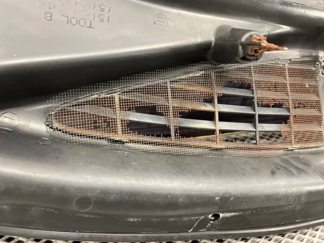 Решетка под лобовое стекло, 2000 рублей, Красноярск