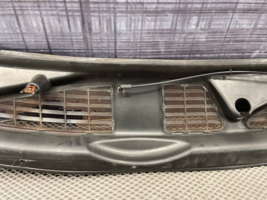 Решетка под лобовое стекло, 2000 рублей, Красноярск